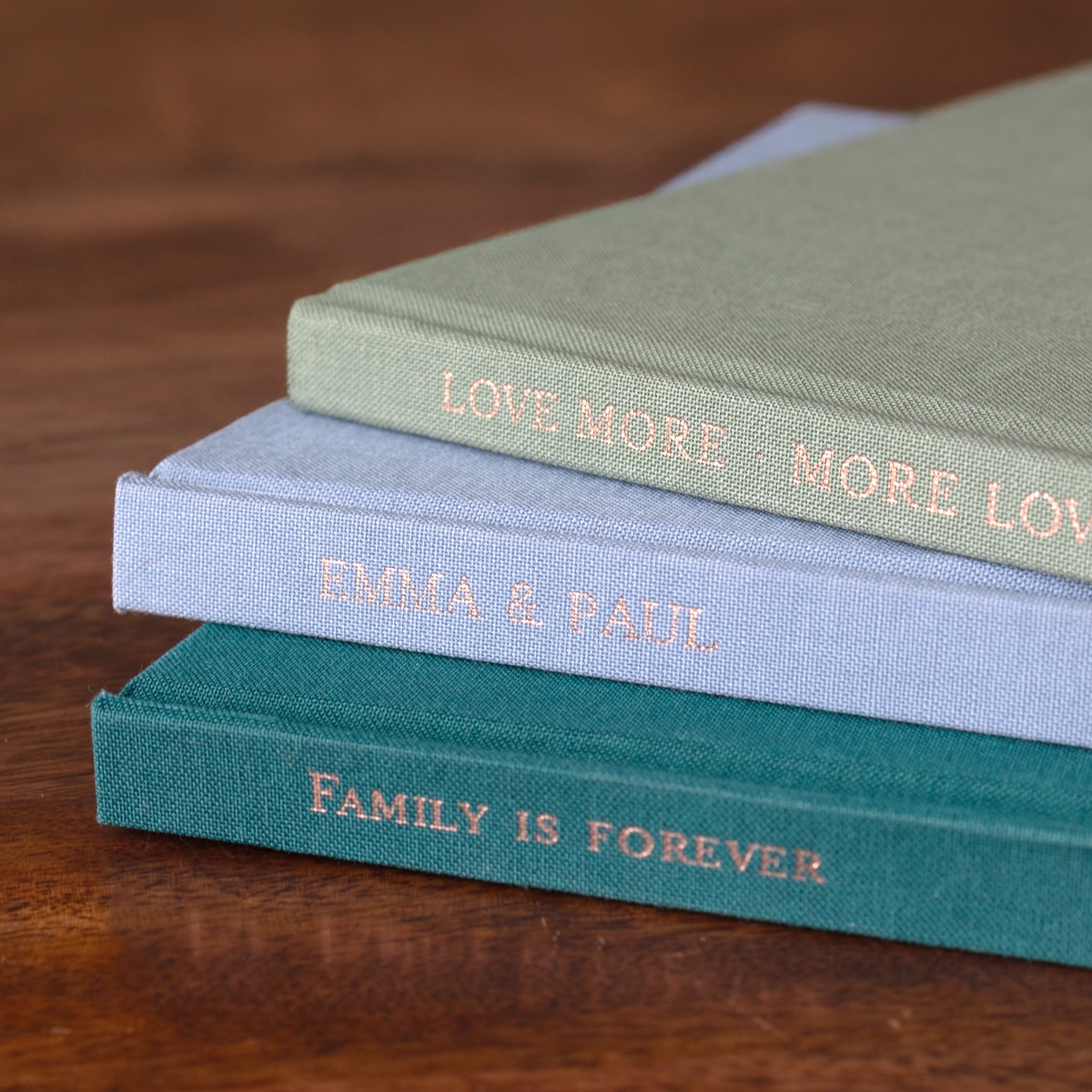 Livre photo couverture tissu photo embossée