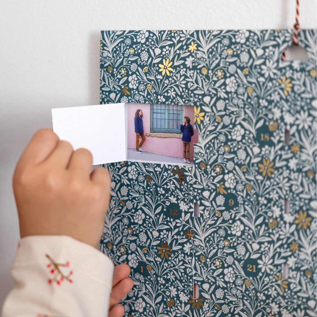 Calendrier de l'Avent Mille fleurs doré à chaud